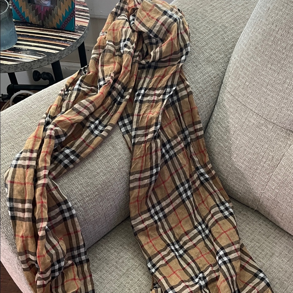 Burberry Checkered Scarf in Tan and Black